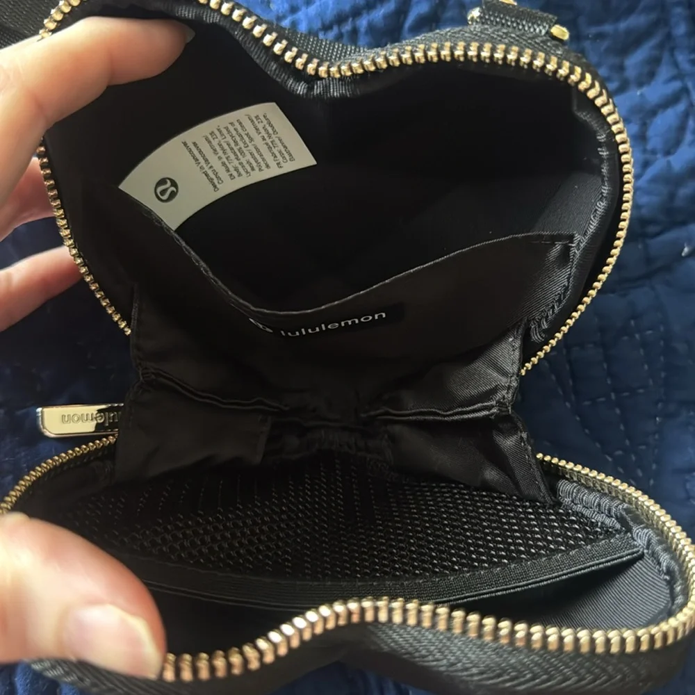 Lululemon Heart Wristlet - Picture 6 of 7